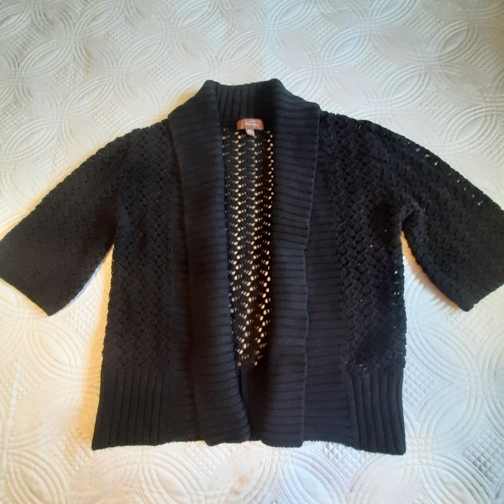 Jessica  sweater/shrug/bolero jacket. Black.  Short sleeve.size M.